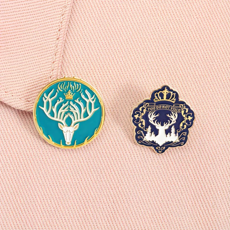 Pin de metal Trono de cristal