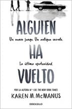Alguien ha vuelto de Karen M. McManus, ed. bolsillo