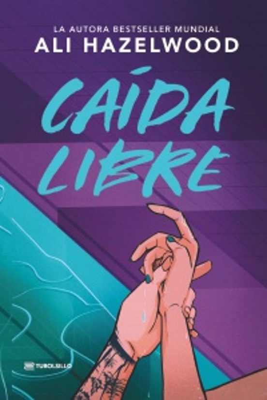Caída libre de Ali Hazelwood, ed. bolsillo