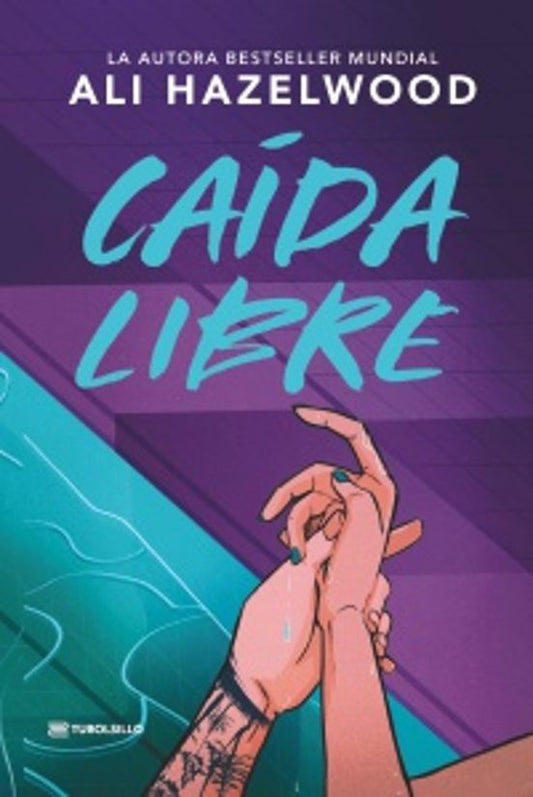 Caída libre de Ali Hazelwood, ed. bolsillo